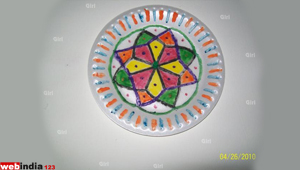 Paper plate decoration